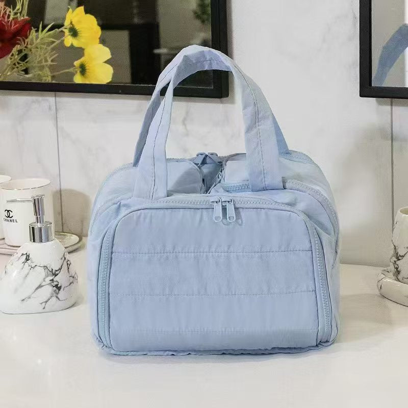 Fashionable and Simple 2025 New Style Makeup Bag, Large Capacity, Divided and Layered Toiletry Bag, Portable Travel Makeup Storage Bag