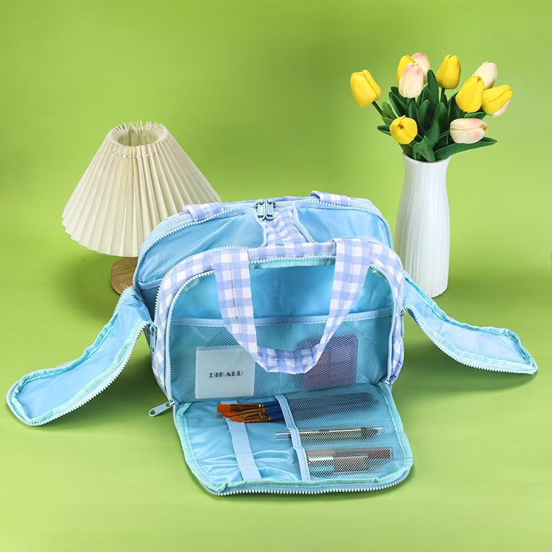 Fashionable and Simple 2025 New Style Makeup Bag, Large Capacity, Divided and Layered Toiletry Bag, Portable Travel Makeup Storage Bag