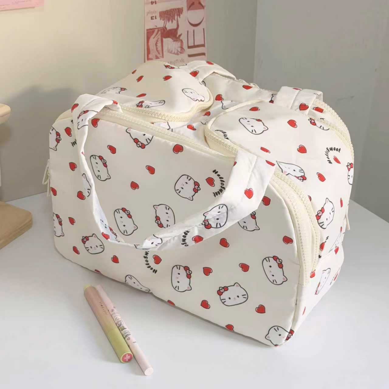 Fashionable and Simple 2025 New Style Makeup Bag, Large Capacity, Divided and Layered Toiletry Bag, Portable Travel Makeup Storage Bag