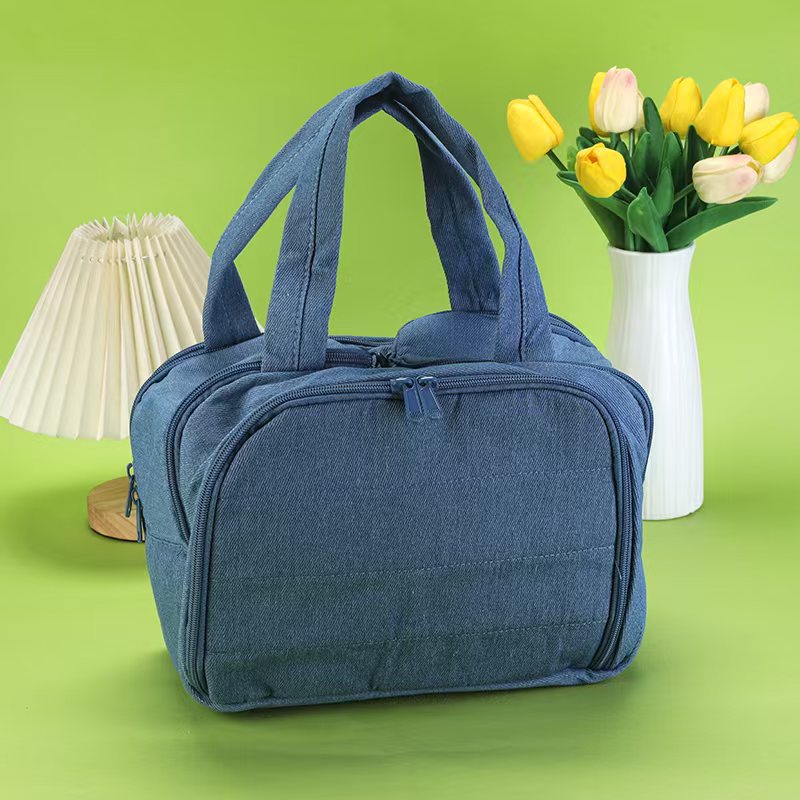 Fashionable and Simple 2025 New Style Makeup Bag, Large Capacity, Divided and Layered Toiletry Bag, Portable Travel Makeup Storage Bag