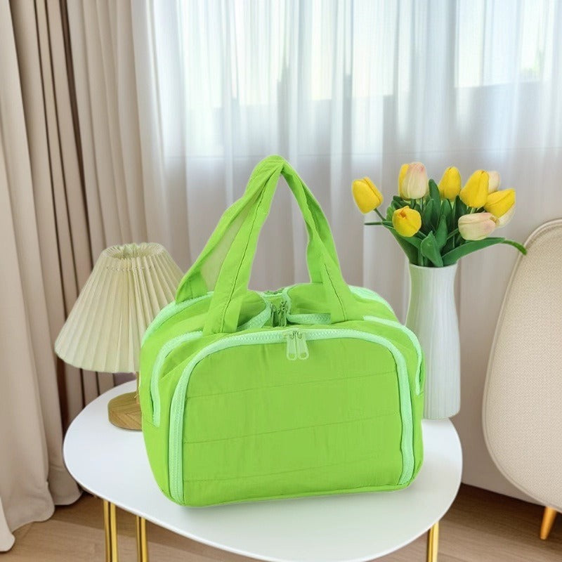 Fashionable and Simple 2025 New Style Makeup Bag, Large Capacity, Divided and Layered Toiletry Bag, Portable Travel Makeup Storage Bag