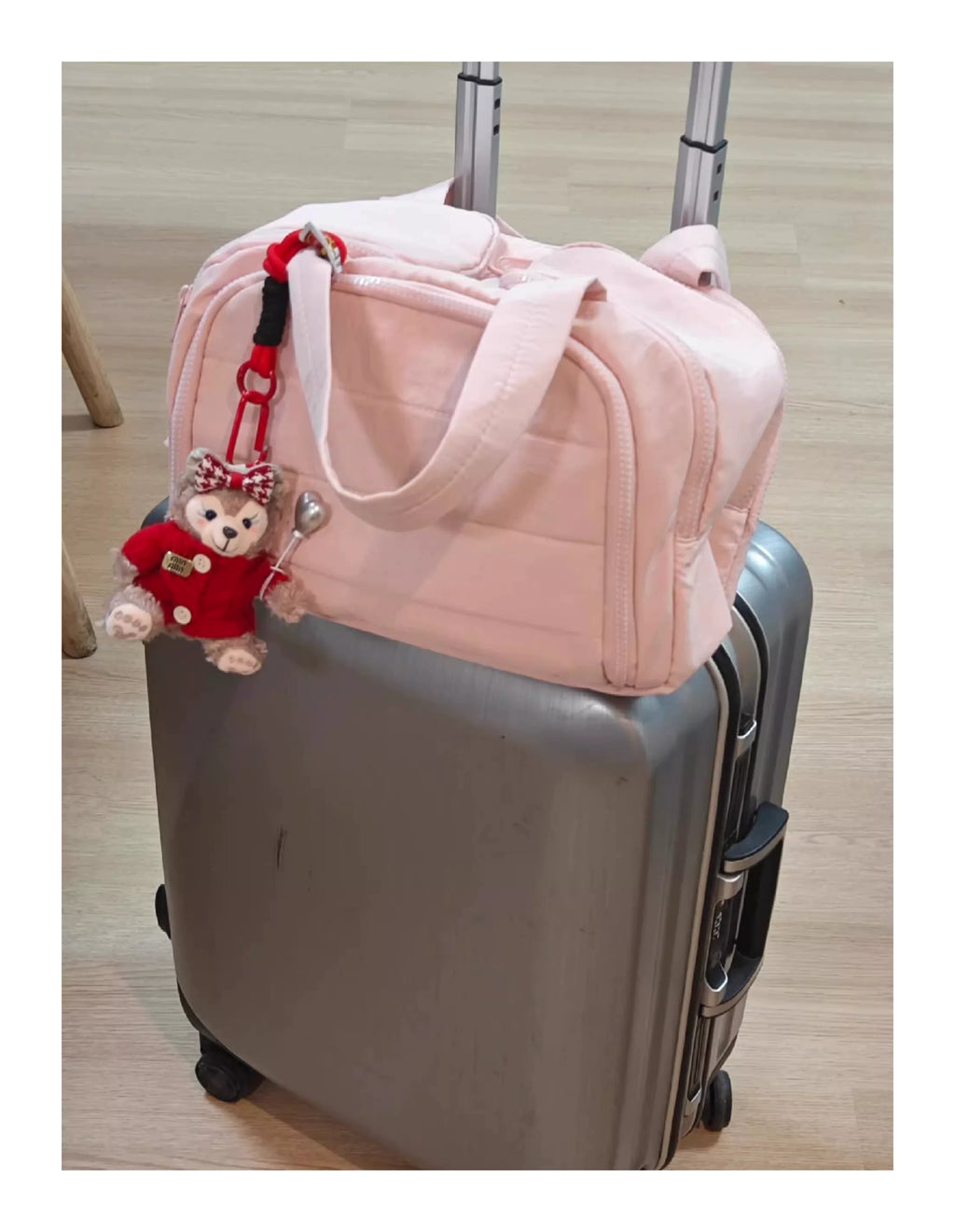 Fashionable and Simple 2025 New Style Makeup Bag, Large Capacity, Divided and Layered Toiletry Bag, Portable Travel Makeup Storage Bag