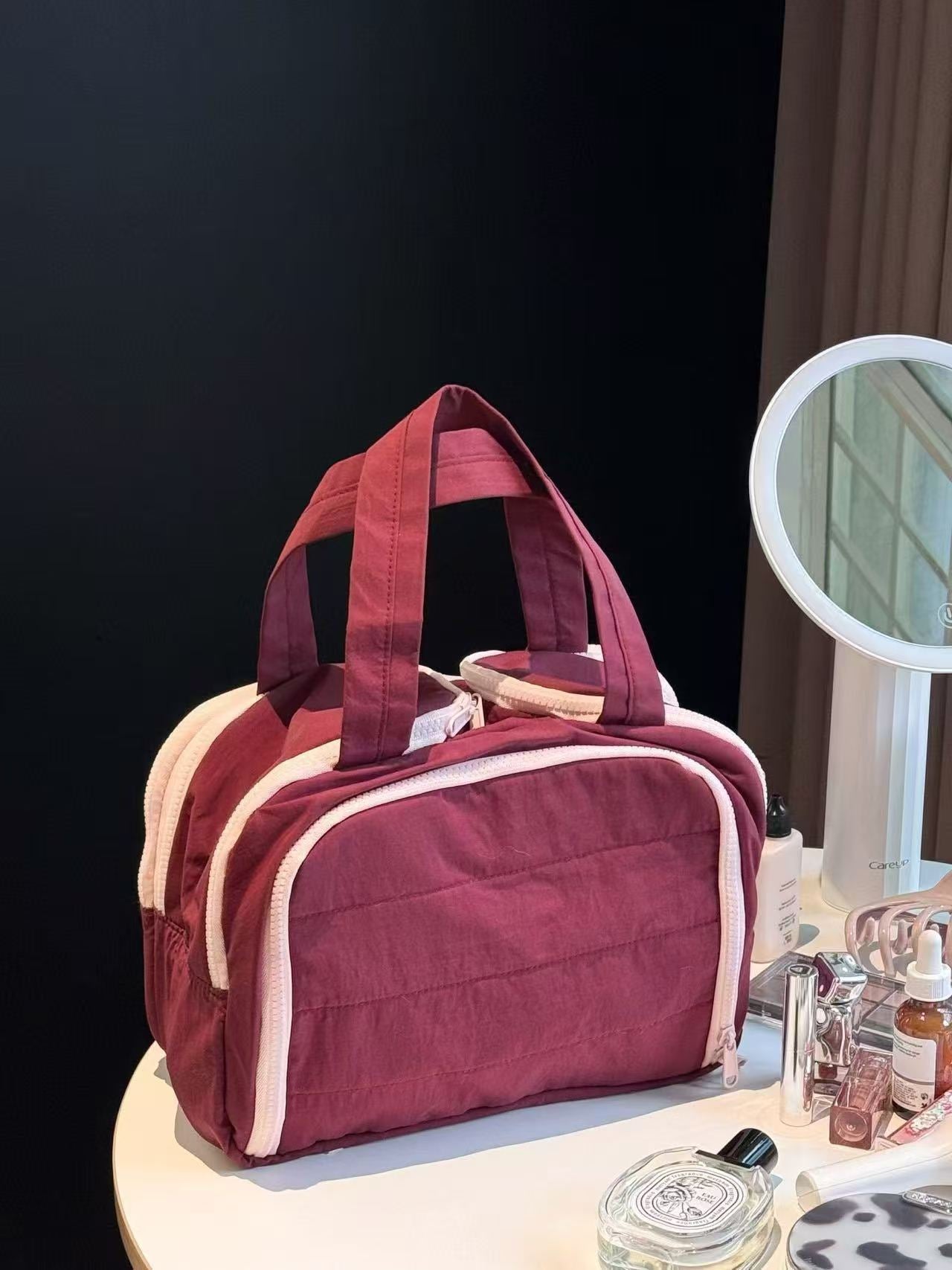 Fashionable and Simple 2025 New Style Makeup Bag, Large Capacity, Divided and Layered Toiletry Bag, Portable Travel Makeup Storage Bag